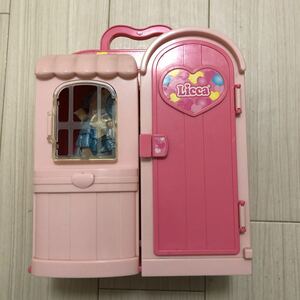 中古　リカちゃんドレスルーム ＋ドレス・洋服計5枚