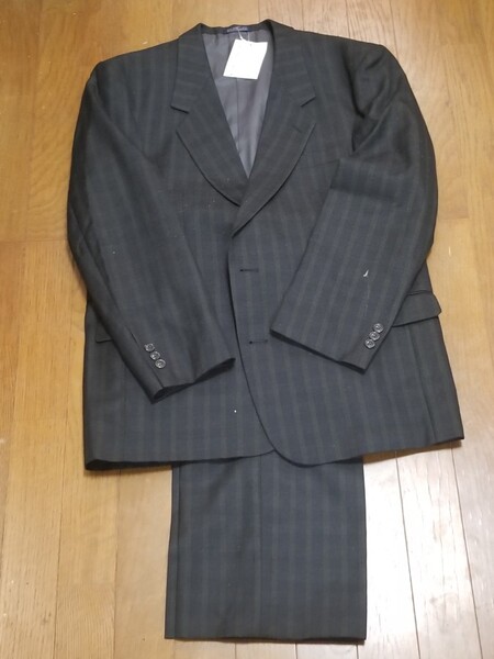 新品 スーツ