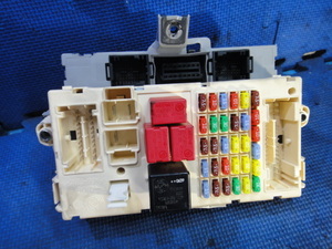 アルファロメオ 159 2.2 JTS 等 ヒューズ ボックス　 Fuse Box 　 品番 50507093 [4389]