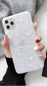 iPhone 11用ケース ホワイト シェル柄 ソフトケース 高品質TPU ストラップホール付き 無線充電対応 送料無料 新品