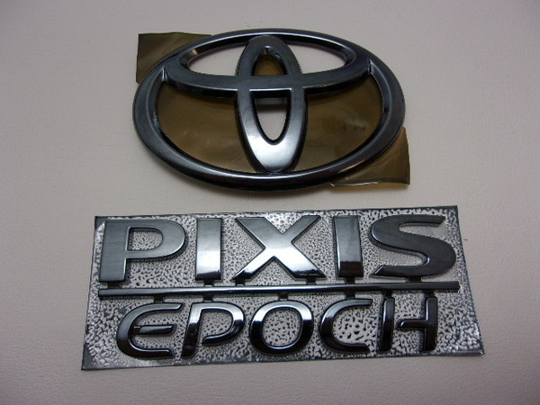 7トレジャー 【 トヨタ ピクシス エポック TOYOTA PIXIS EPOCH LA300A / LA310A 】 プラチナ ブラック エンブレム リア 2点セット