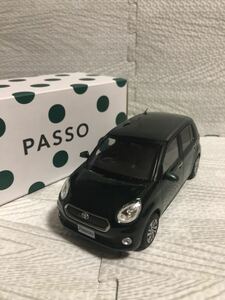 1/30 トヨタ 新型パッソモーダ Passo MODA 前期 非売品 カラーサンプル ミニカー ダークエメラルドマイカ