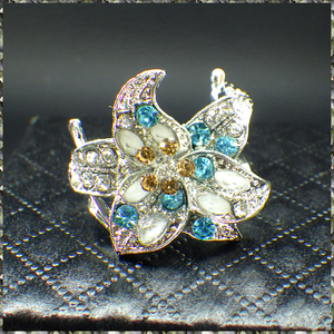 [RING] White Gold Plated Multicolor CZ Flower ビューティフル マルチカラーCZ 百合フラワー ホワイトゴールド リング 15号 【送料無料】