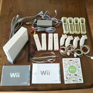 ■【値下】Wii 本体 セット (リモコン4個 ヌンチャク4個付き)