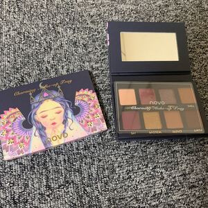 アイシャドウパレット