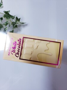メイクアップ レボリューション アイラブチョコレート ホワイトチョコレート アイシャドウ