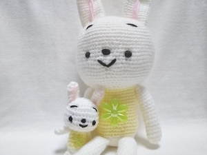 Art hand Auction *room 183*あみぐるみ*仲良しうさぎ(大)*ハンドメイド*手作り*黄色*お花*ビーズ*, おもちゃ, ゲーム, ぬいぐるみ, あみぐるみ