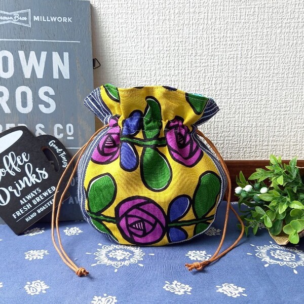 おしゃれなお花柄 コロンとまあるい♪ きんちゃく 巾着 コスメポーチ マルチポー