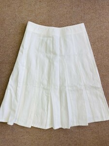 BURBERRY LONDON バーバリーロンドン 白 ホワイト プリーツスカート 表記サイズ36 ボトムス