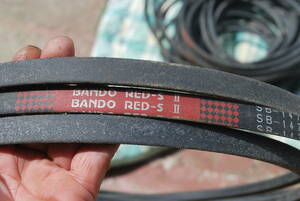 Ⅴベルト　BANDO REDーSⅡ　SB147。　未使用　在庫品