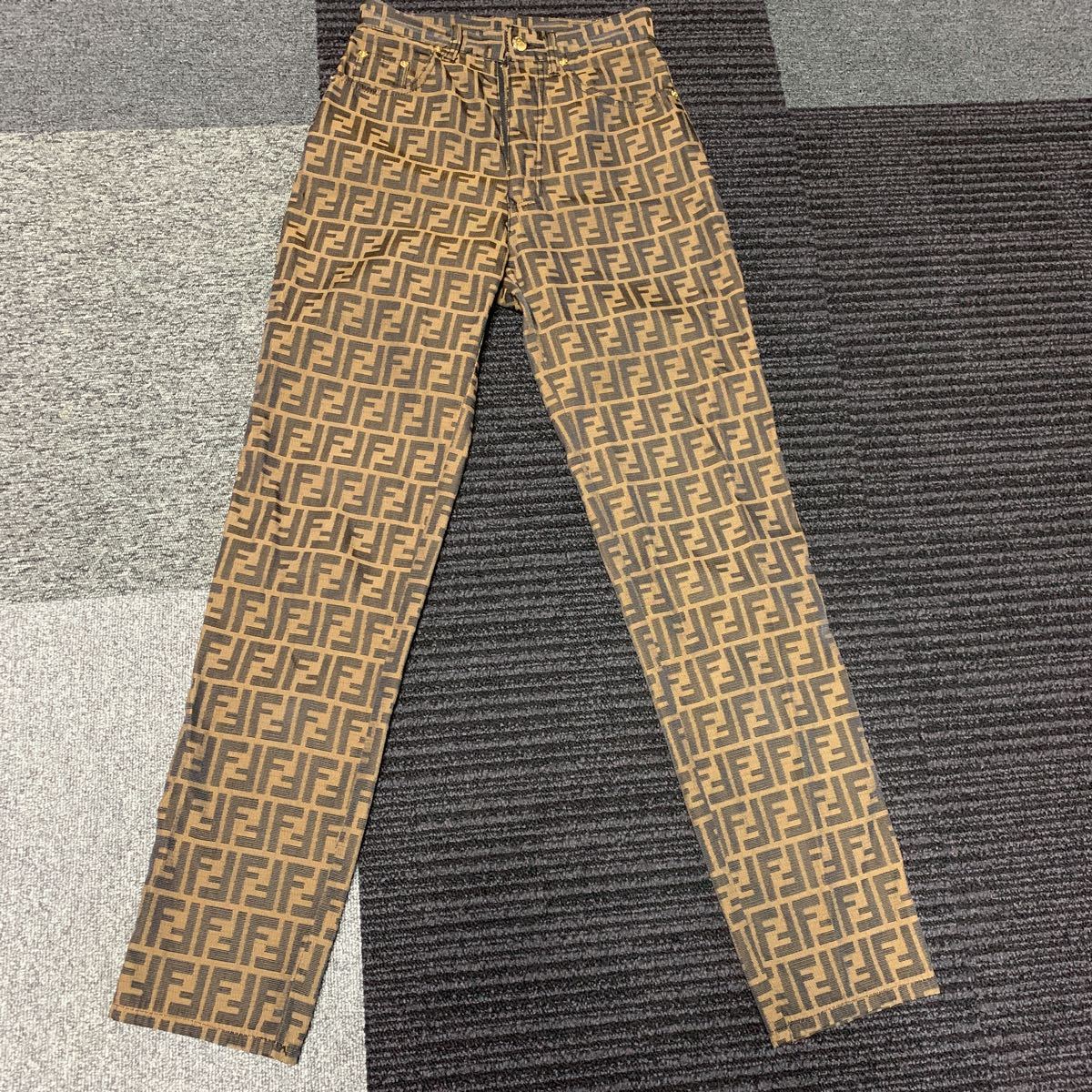 FENDIフェンディ ホワイトデニムパンツ ブラックキャット 未使用 保管