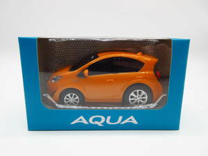 トヨタ アクア AQUA 後期 非売品　プルバックカー　ミニカー　オレンジパールクリスタルシャイン