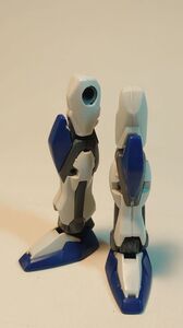 HG 1/144 デュエルガンダム (機動戦士ガンダムSEED)　脚部　ガンプラ 完成品 ジャンク