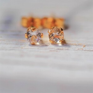  white aquamarine stud earrings 3mm small bead 