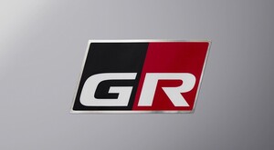 【TRD/ティーアールディー】 GRディスチャージテープ(GRロゴ入りアルミテープ) 大 4枚セット ヴィッツ/プリウスPHV/アクア [MS373-00001]