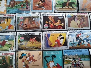 NO.21224 外国切手 コレクション DISNEY ディズニー 約100点 まとめて☆ ミッキー ミニー バンビ ピノキオ ドナルド アニメ 映画　 