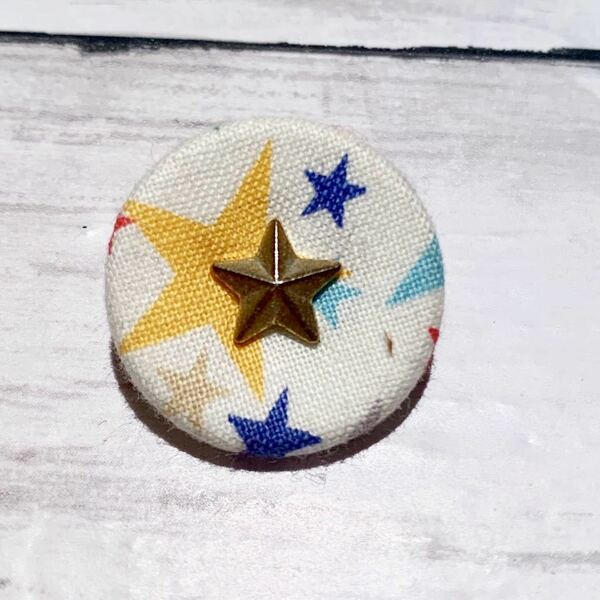 送料無料*バッチ*ブローチ*星 刺繍*ハンドメイド*アクセサリー スター ミニブローチ 缶バッジ◆V1