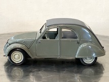  ■ダイキャストカー■CITROEN 2CV 1952■1/18■Maisto マイスト■_画像2