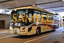 D【バス写真】L版３枚　名阪近鉄バス　セレガ　名神ハイウェイバス_画像1