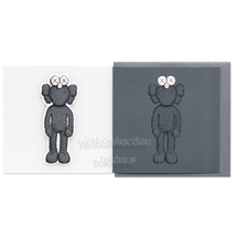 【新品未使用】KAWS NGV パフィーステッカー＆グリーティングカード BFF (ダークグレー) カウズ Greeting Card & Puffy Sticker _画像1