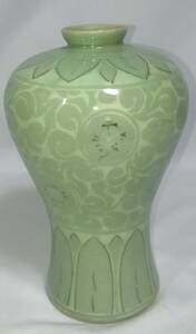 * Корея ( Joseon Dynasty ) ваза для цветов белый фарфор с синим рисунком ваза . криптомерия . украшение живые цветы Kutani произведение искусства 