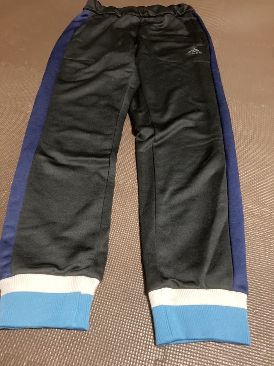 美品adidas黒、濃紺、ロゴ黒（刺繍）裾ゴム白、水色ストレッチパンツ　サイズＭ