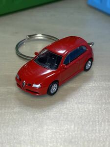 ●◎アルファロメオ 147 GTA 赤 ミニキーホルダー②●オリジナル加工品 カーアクセサリー ミニカー ハンドメイド Alfa-Romeo
