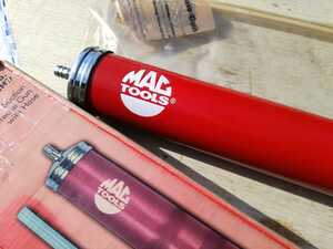 MACTOOLS Mac tool grease pump GS18HD grease gun garage interior 