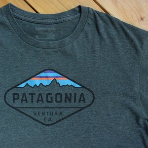 USA古着 Patagonia パタゴニア Tシャツ メンズ Mサイズ ブランドロゴ ダークグレー アウトドア キャンプ 登山 アメリカ仕入 T0827