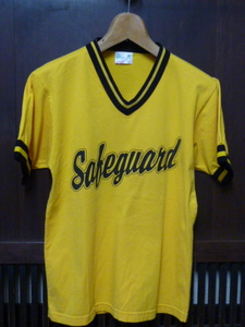 USA古着　80s 90s GATOR Tシャツ S Safeguard 黄 イエロー Vネック ライン スポーツ ナンバリング アメリカ製 半袖