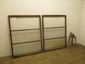 taK553*[H121,5cm×W92,5cm]×2 sheets * retro taste ... old wooden glass door * fittings sliding door sash old Japanese-style house block shop K.1