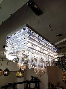 デザインシャンデリア　　LED　長方形型　吊り下げ＆貼り付け　豪華なマルチシャンデリア