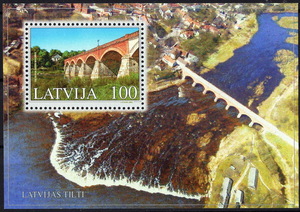 ★2002年 ラトビア - 「ベンタ河橋」小型シート 未使用(MNH)(SC#557)★YH-475