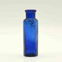 2567-3　薬瓶　メディスンボトル　小ボトル　八角形　ブルー　ボトルディグ　ヨーロッパ　ヴィンテージ_画像2