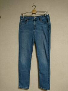 Levi's リーバイス BORROWED FROM THE BOYS レディース デニムパンツ　薄いインディゴブルー　(W28L30)160/72A 　　 11-4D0511