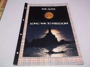 (　アルフィー　【　LONG WAY TO FREEDOM　大判1987-1988ツアーパンフ　】 THE ALFEE 坂崎幸之助 桜井賢 高見沢俊彦