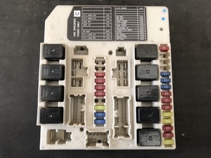 コントロール ユニット IPDM エンジンルーム内 マーチ AK12 ニッサン 純正 284B7-CT01A ヒューズ リレー ボックス