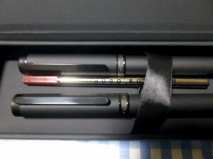# Germany made HUGO BOSS( Hugo Boss ) designer's pen set ( ballpen + fountain pen )[ unused goods ]