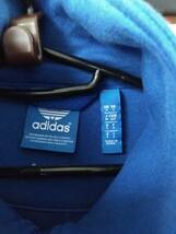 アディダス　adidas　ジャージ　ブルーカラー　　Mサイズ　前面と袖や後ろを素材の違うデザインの珍しい商品_画像3