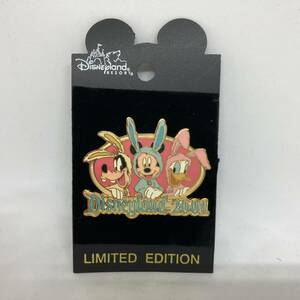 ♪♪ 103 DLR Disneyland アメリカ ピンバッジ イースター ミッキー ドナルド グーフィー 2001 Easter Fab 3 in Bunny Suits 2400個 ピン