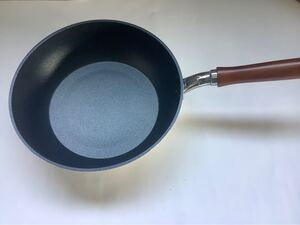 深型フライパン 26センチ アルミ合金 軽量 軽い IH対応 新品 サンプル取り寄せ品