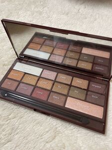 アイシャドーパレット REVOLUTION Golden Bar