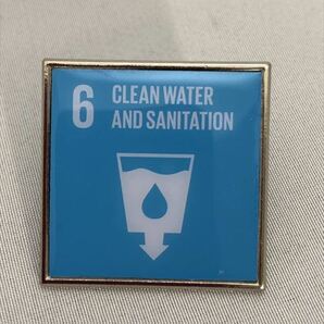 SDGsピンバッジ　1個(1540円税込・送料無料）6. 安全な水とトイレを世界中に（Clean water and sanitation）（国連ブックショップ購入UN56