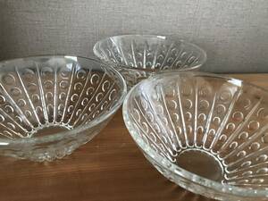 昭和レトロ　プレスガラス　鉢皿　深皿　サラダ皿　そうめん皿　Press glass ３皿セット
