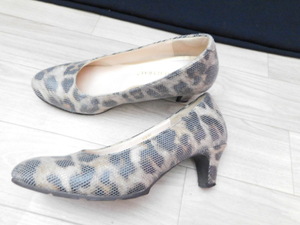 MA8 neutral NEUTRAL leopard print pumps size 22.5.EEE