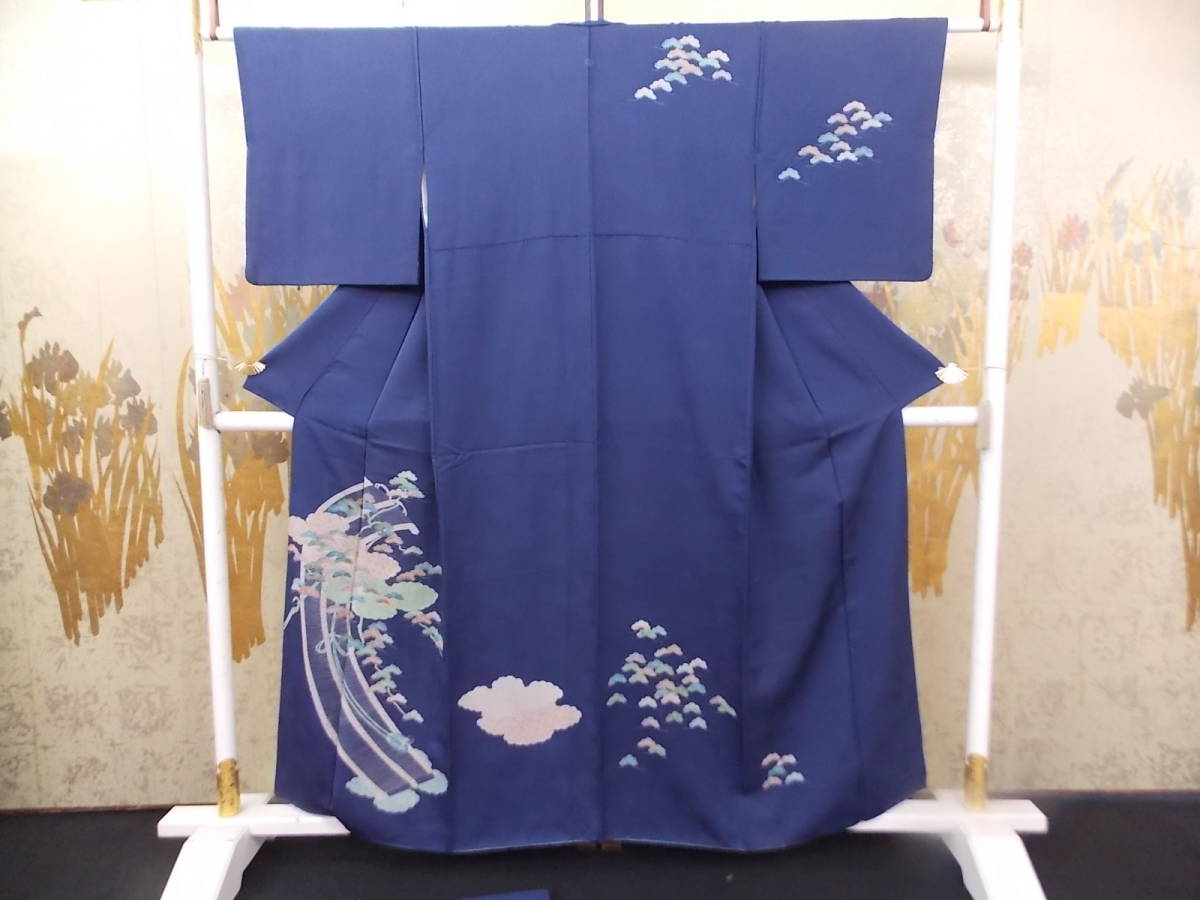 Kimono Konjaku 2484 Hängend Handbemalt auf reinem Seidensatinstoff, Yuzen-Bambusjalousien, Sankai-Kiefern-Komon-ähnlicher Wolkengriff, Zartes handgezeichnetes Muster, Höhe: 154 cm, Mode, Damen-Kimono, Kimono, hängend