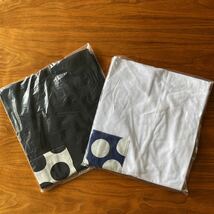 【新品未開封・匿名配送】ユニクロ UNIQLO × マリメッコ marimekko コラボ 北欧柄 Tシャツ　Lサイズ 2枚セット_画像8