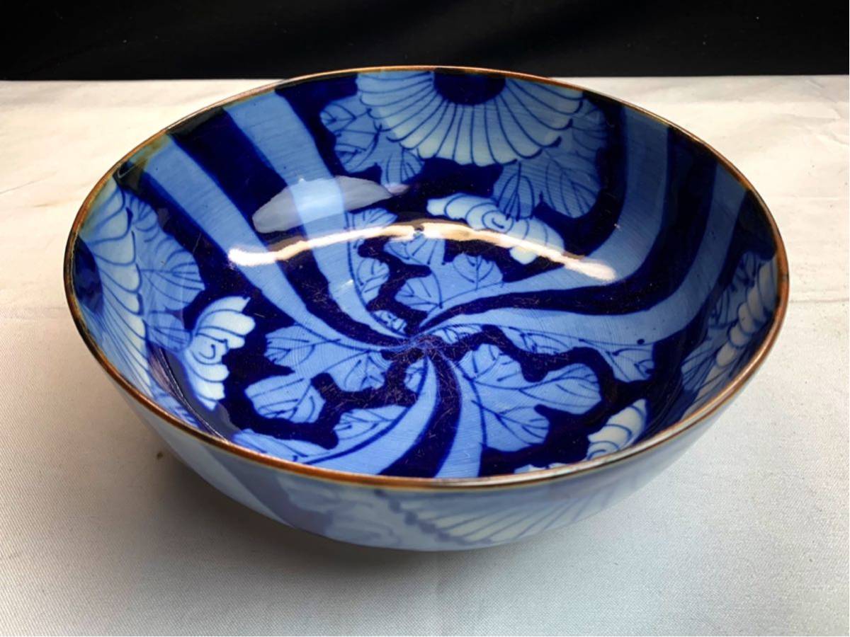 ■ 時代物 大鉢 藍 手描き 花文 直径約21.8cm, 和食器, 鉢, 大鉢