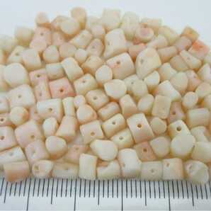 【TOP】珊瑚 サンゴ 17.6g 貫通穴ルース セット 羽織紐 ブレスレット ネックレス 根付 i515.