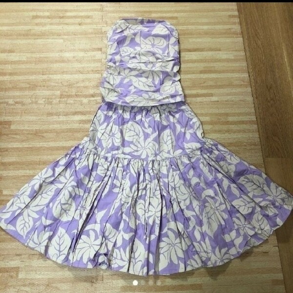 No.201　セパレーツ薄紫色のフラダンス衣装　フリー